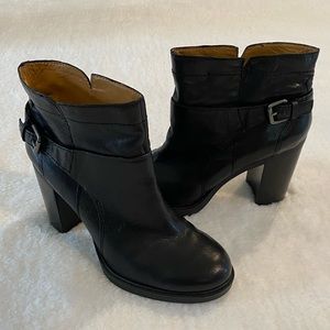 🌷 Nine West Black Leather Ankle Bootie 🌷